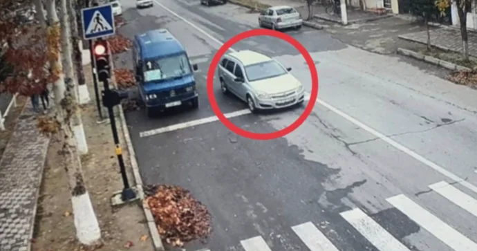 Hərəkətdə olan sürücüyə dayanma durma cəriməsi gəldi FOTO