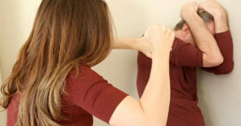 Zorakılıq halları gender baxımından bərabərləşir: Kişilərə şiddət niyə artır?