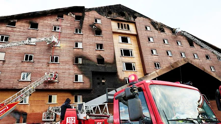 Türkiyə hökuməti Bolu otelindəki yanğından sonra ən azı 50 oteli möhürləyib