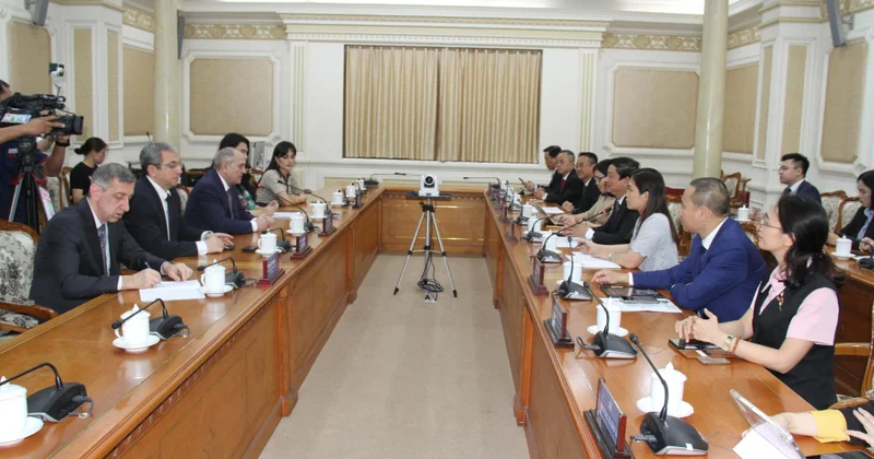 Азербайджанская делегация посетила вьетнамские города Хошимин и Вунгтау