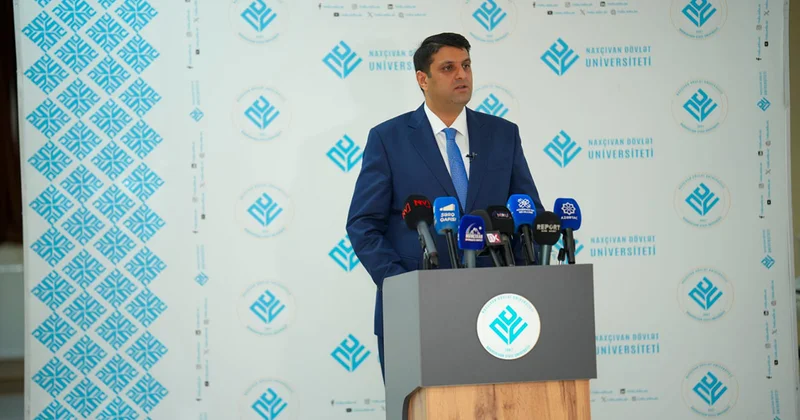 NDU nun rektoru media nümayəndələri üçün brifinq keçirib Fotolar