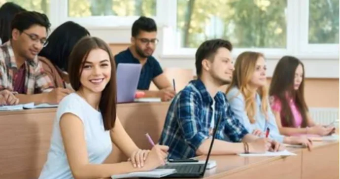 Tələbələr üçün verilən endirim kartları gənclərin işinə nə qədər yarayır? Ekspert AÇIQLADI