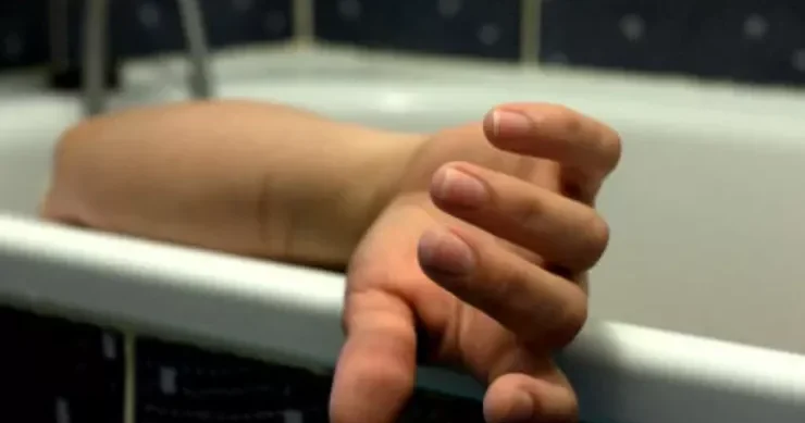 Qaxda qadın hamamda müəmmalı şəkildə öldü