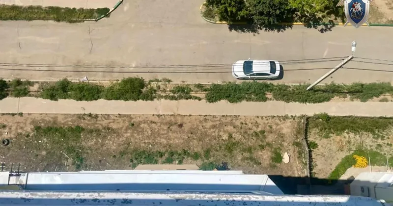 Пьяный россиянин сбросил знакомого с девятого этажа из ревности