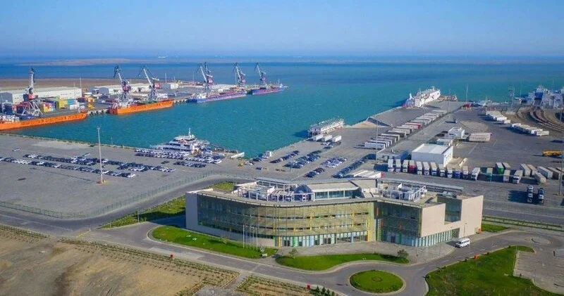 Bakı limanında tonlarla dizel gömrükdən xəbərsiz Rusiya gəmisinə yüklənib