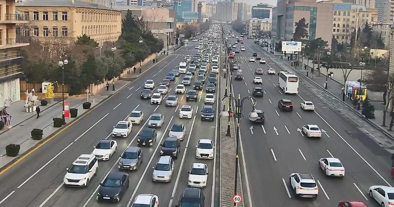 Bakının bu küçələrində sıxlıq var SİYAHI