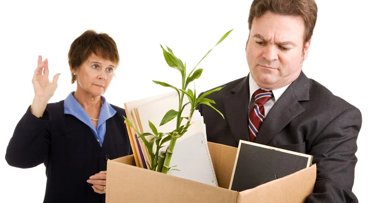 В США ожидается новая волна увольнений из за ИИ