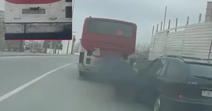 В Баку оштрафован водитель автобуса за загрязнение окружающей среды