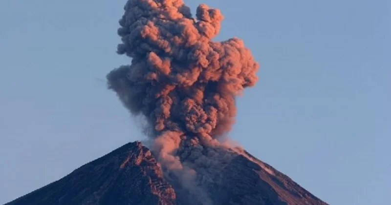 Три новых извержения вулкана Семеру произошло в Индонезии