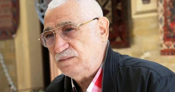 Xalq artisti: Sağ tərəfim quruyub, stəkan tuta bilmirəm, üstəlik, boğuluram