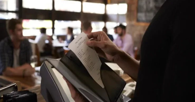 Restoranlarda servis haqqı qadağan edildi