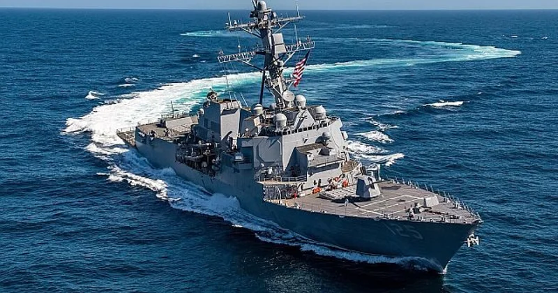 Американский эсминец в израильском порту