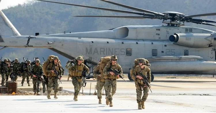 Yaxın Şərqdə artan müharibə riski və: Amerika ordusu İran ətrafında