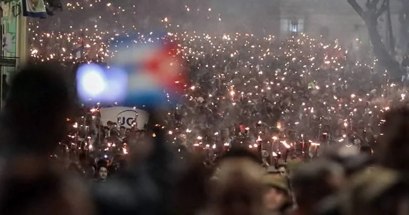 Факельное шествие на Кубе объектив