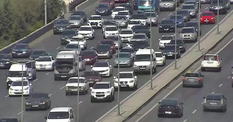 Relsli nəqliyyatın inkişafı tıxacların azalmasına səbəb ola bilərmi? EKSPERT AÇIQLADI