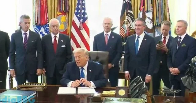 Tramp digər ölkələri Venesueladan neft almağa dəvət edəcək