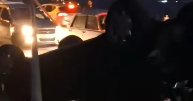 Qubada 3 maşın toqquşdu, biri aşdı VİDEO