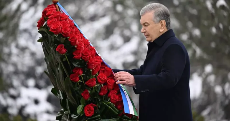Президент Узбекистана отдал дань уважения первому президенту страны