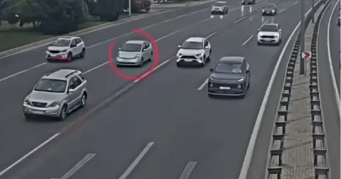 Yolda qalan nasaz avtomobil qəzaya səbəb oldu VİDEO