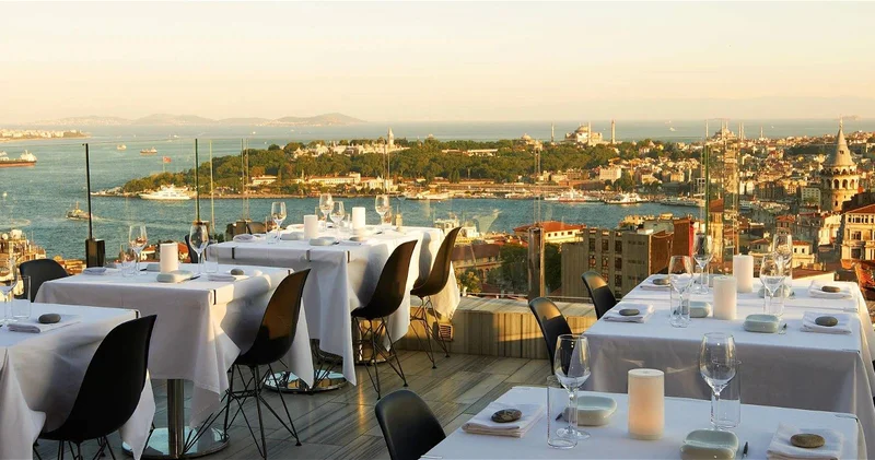 Отныне в ресторанах Турции взимать плату за обслуживание запрещено