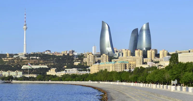 Şərq ilə Qərbi birləşdirən körpü