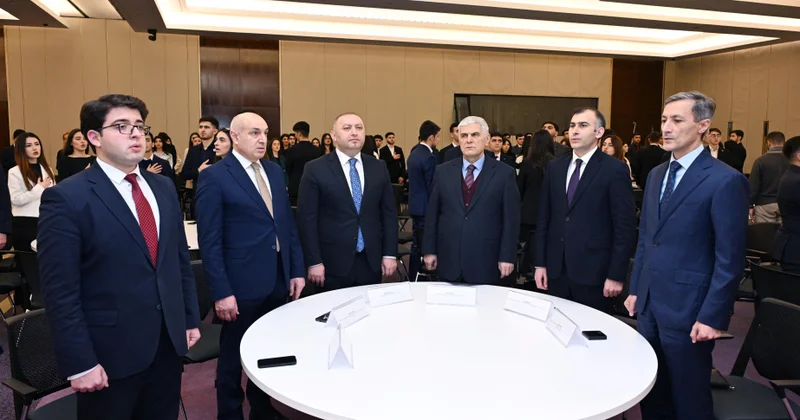 Fəal gənclər mükafatlandırılıblar