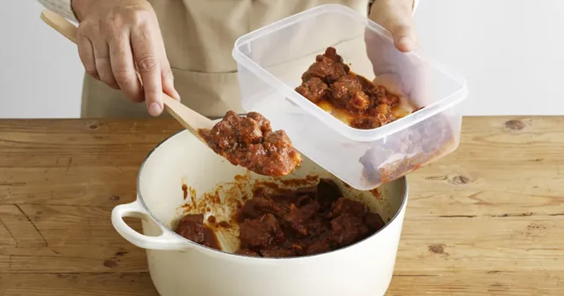 Plastik qabda nələri saxlamaq olmaz? Ekspertlər 5 məhsul açıqladı