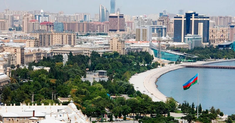 Riskləri necə öz xeyrinə çevirdi? Güc oyununda Bakı