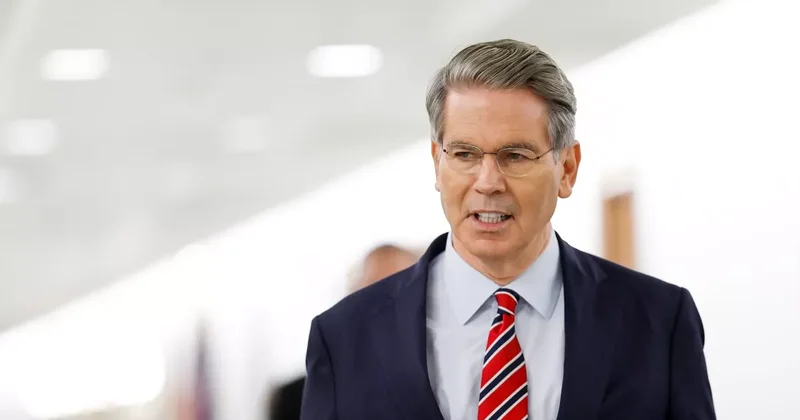 Глава Минфина США: Иран лихорадочно переводит деньги в банки по всему миру