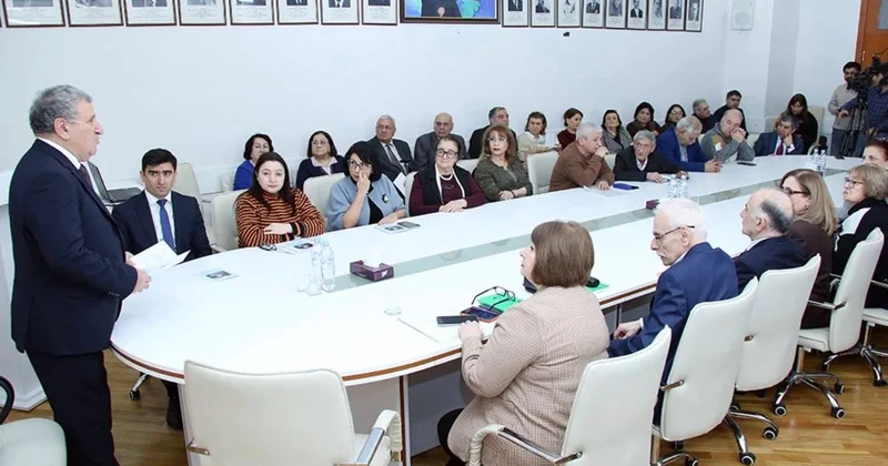 Araz Dadaşzadənin 90 illik yubileyinə həsr olunmuş elmi sessiya