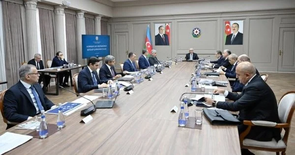 Baş nazir İqtisadi Şura üzvlərini topladı: nələr müzakirə olunub? FOTO