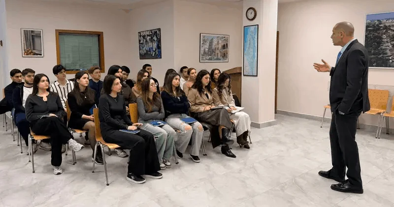 Universitet tələbələri İsrail səfirliyində olublar