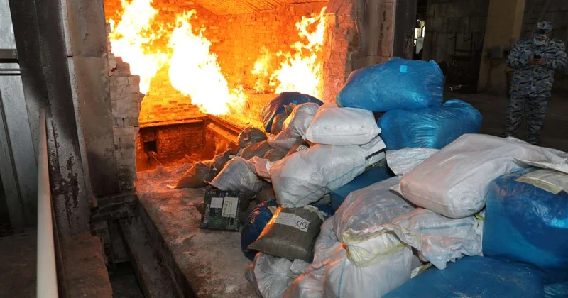 Gömrük orqanlarının qanunsuz dövriyyədən götürdüyü 850 kiloqramdan çox narkotik məhv edilib