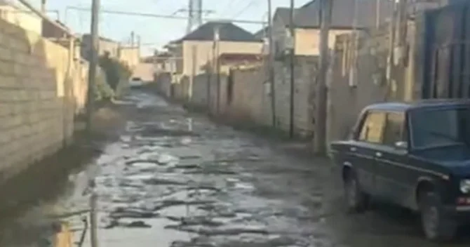 Biləcəridə YOL PROBLEMİ: Gediş gəliş mümkün deyil, batırıq