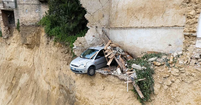 В Италии расследуют причины оползня в сицилийском Нишеми