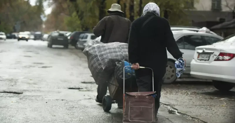 Бедность, крайняя бедность и нищета: чиновник о жизни в Кыргызстане