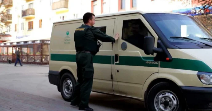 Paytaxtda pul daşıyan avtomobillərə silsilə hücumlar edilib 2.7 milyon dollar ...