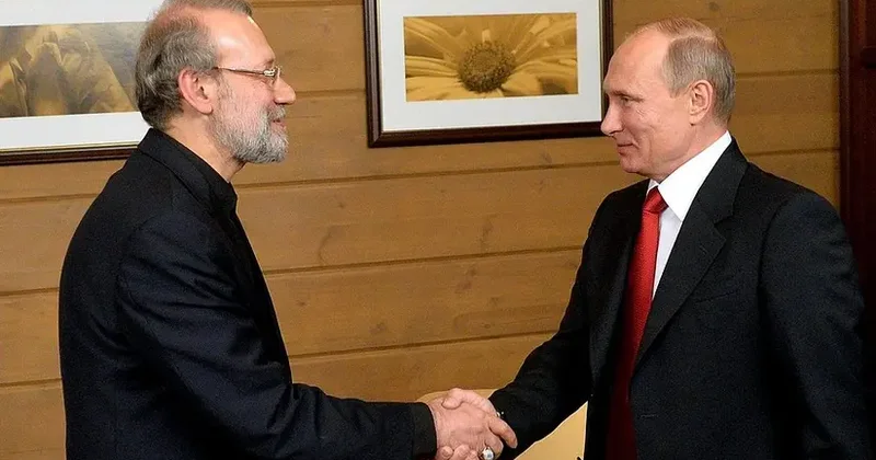 Putin Kremldə Laricani ilə görüşüb