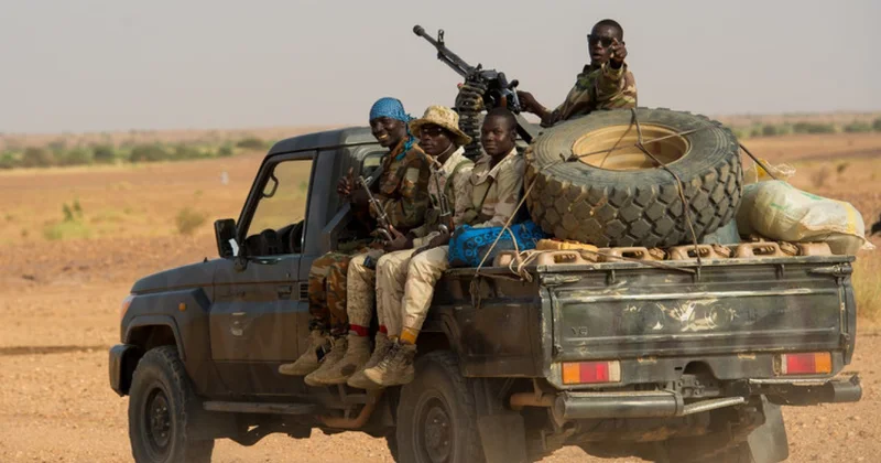 Nigeriyada hava limanına hücum olub Onlarla insan öldürüldü