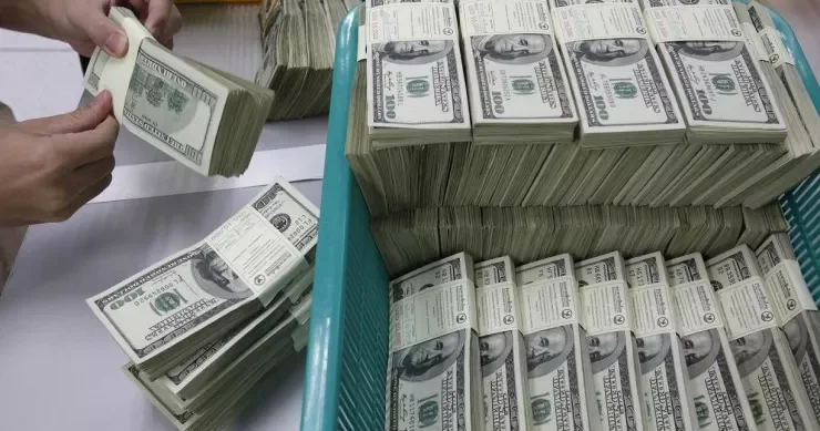 Zavodun 9 milyon dollarını ələ keçirib Azərbaycana qaçdı