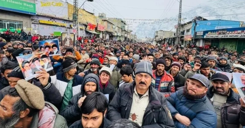 Pakistanlılar İrana dəstək məqsədilə mitinq keçiriblər