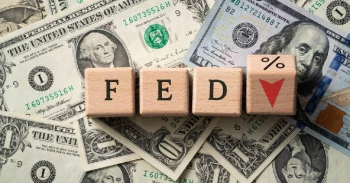 Bu dolların kəskin bahalaşmasının qarşısını alır İqtisadçı