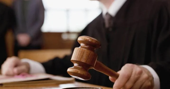 Məhkəmə gözətçini şantaj edən “reket jurnalist”lə bağlı QƏRAR VERDİ