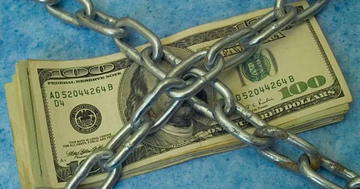 Dolların bazar ertəsi üçün rəsmi məzənnəsi müəyyən olunub