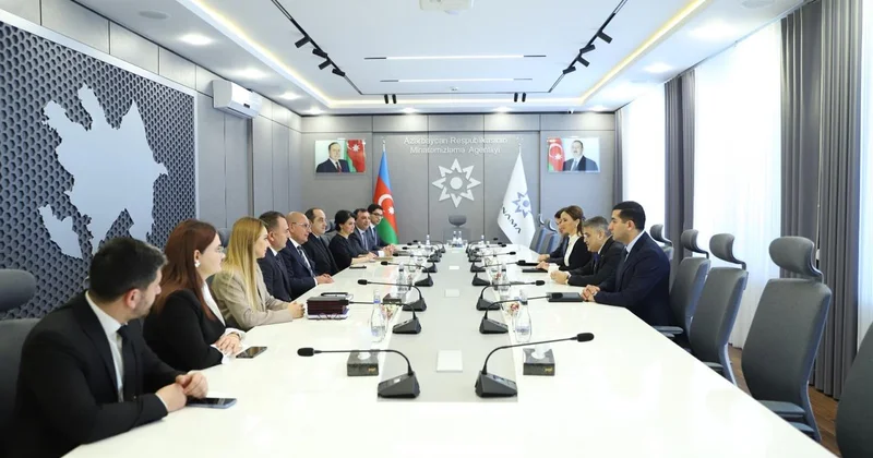 ANAMA da YAP a yeni üzv olan əməkdaşlara üzvlük vəsiqələri təqdim edilib