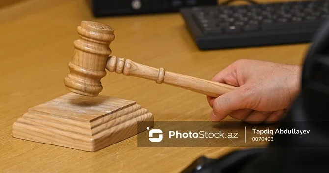 Pensiya düzəltmək adı ilə dələduzluqla bağlı məhkəmədə Müdafiə Nazirliyinin həbsdə olan sabiq vəzifəli şəxsi ifadə verib