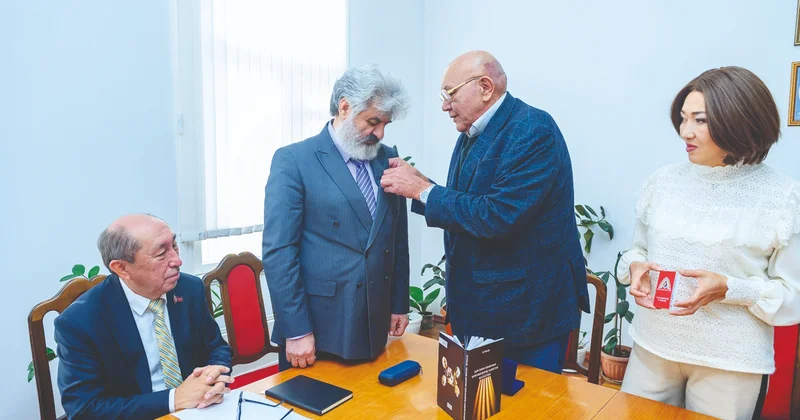 Нас подружил Самарканд