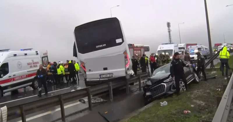 В Стамбуле в результате ДТП с полицейским автобусом пострадали 30 человек