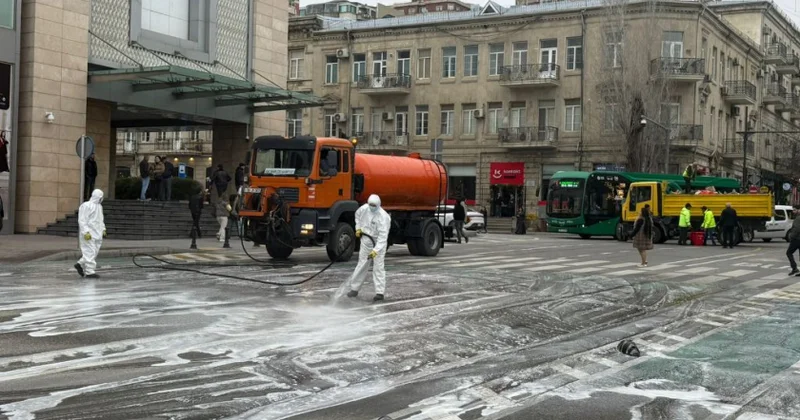 Сегодня были вымыты 555 столичных улиц