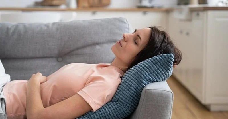 Nahardan sonra niyə adamı yuxu basır? SƏBƏBİ bəlli oldu